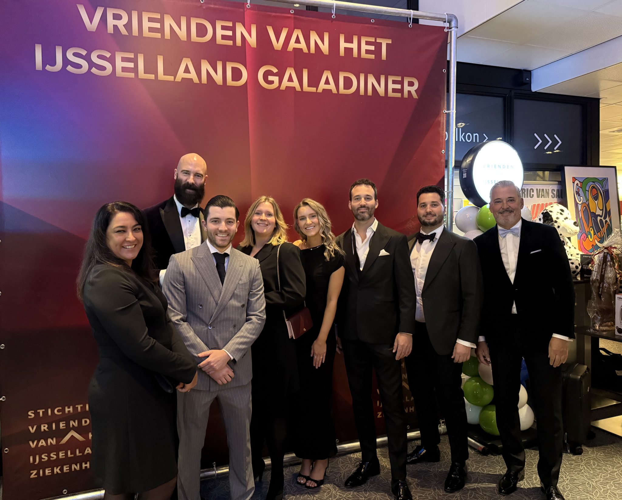 Het team van Mahler Vastgoed Ontwikkeling bij het Vrienden van het IJsselland galadiner.